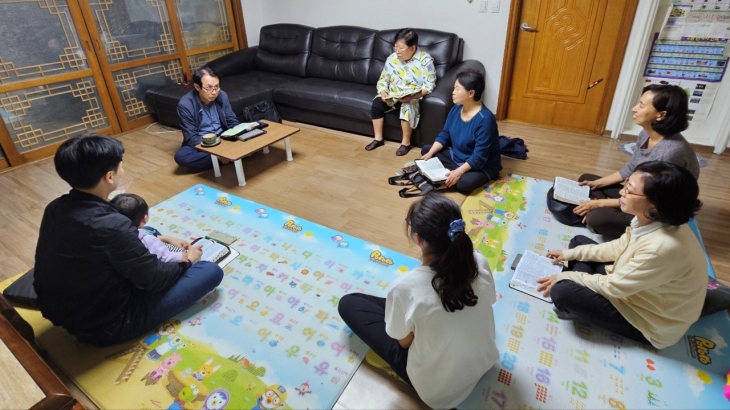 3구역 정재학 강사가 말씀을 전하고 있다