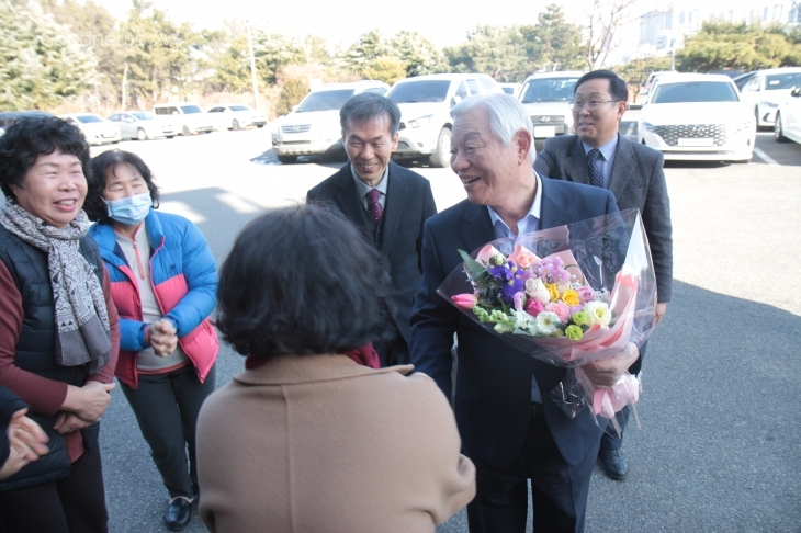 박옥수 목사의 방문을 환영하는 대구교회 성도들